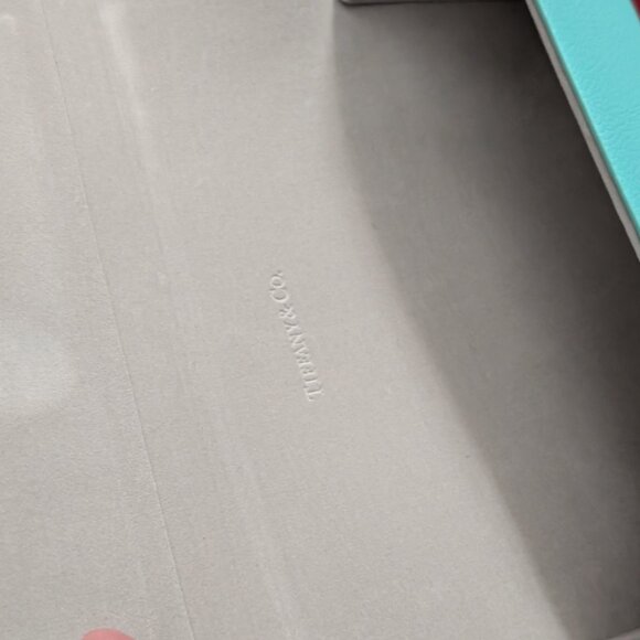 Tiffany & Co - Picture 2 of 3